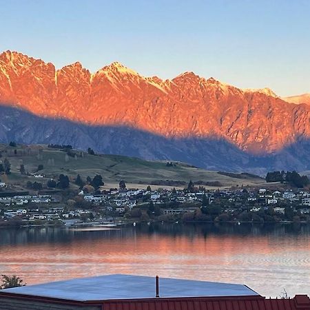 Lakeview Home Retreat At Queenstown Hill ภายนอก รูปภาพ